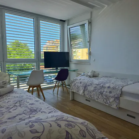 Iva Apartmán *