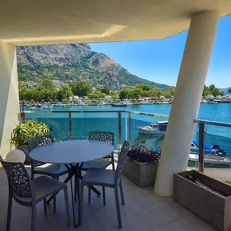Iva Apartament *